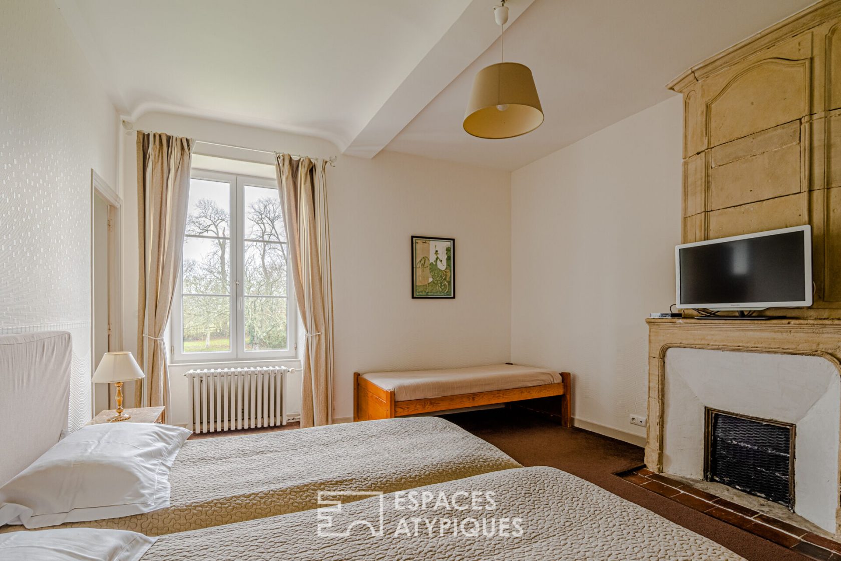 Historic property with outbuildings in the heart of a popular tourist area