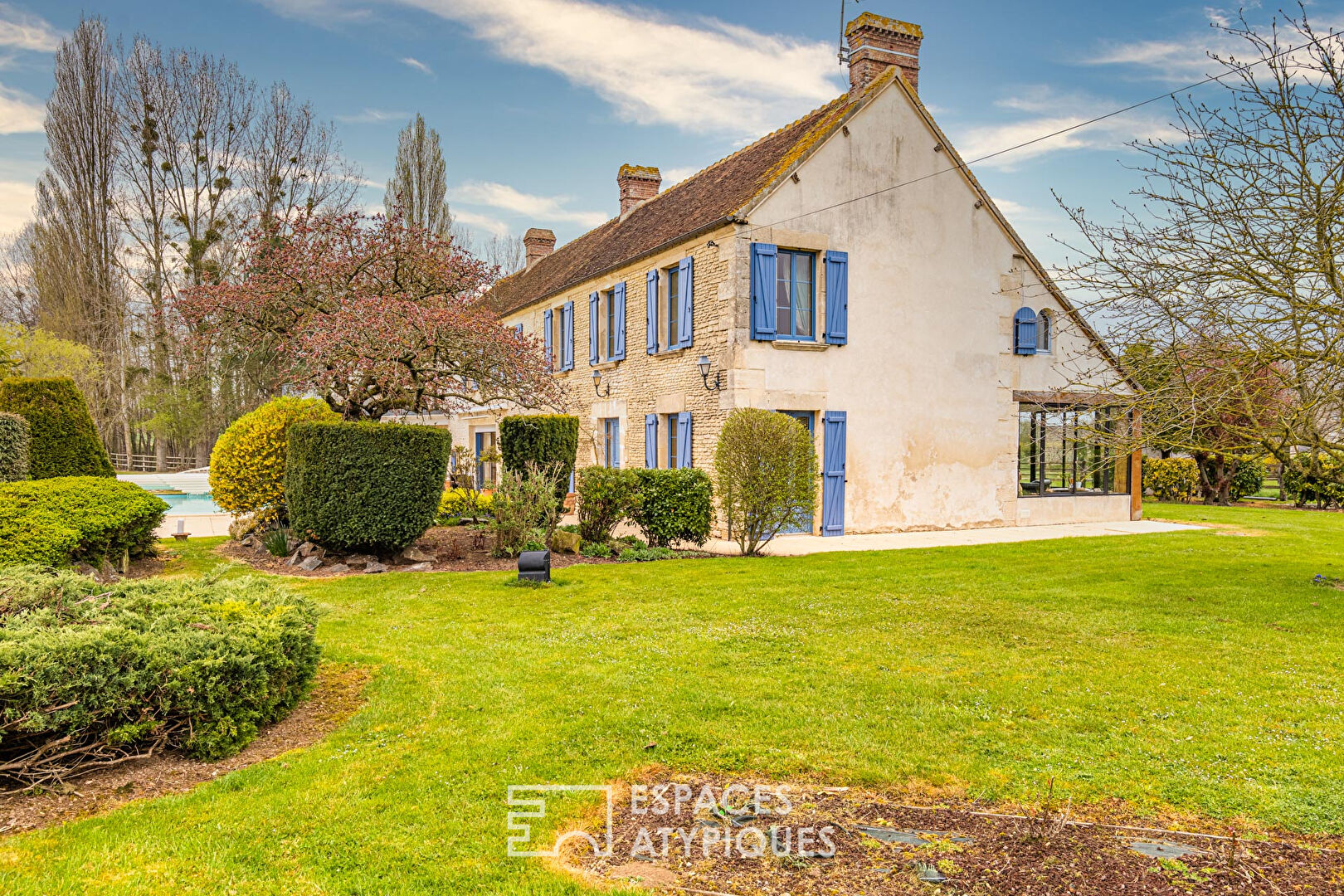 Beautiful domain of 5 hectares in the middle of the Normandy countryside