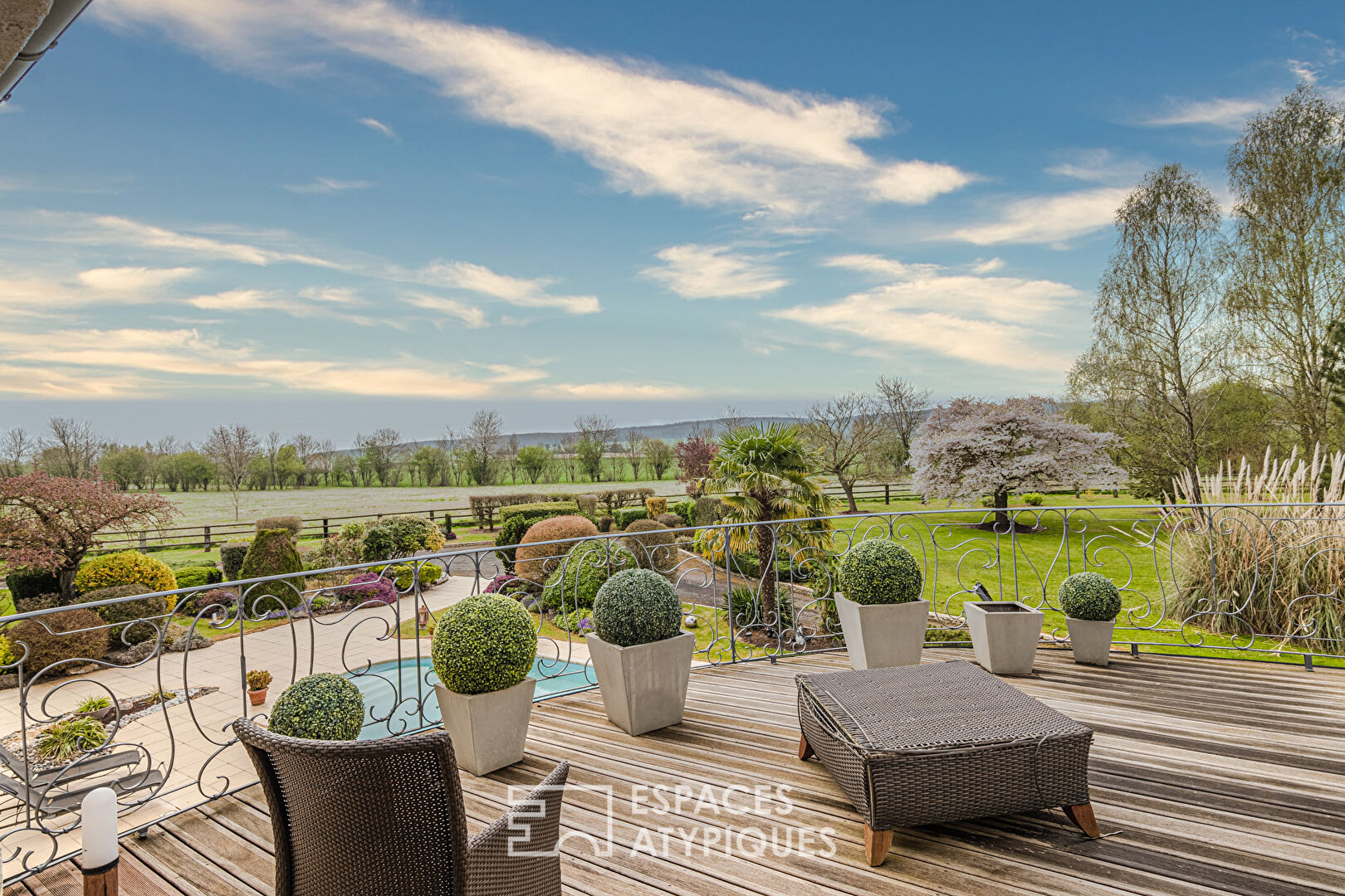 Beautiful domain of 5 hectares in the middle of the Normandy countryside