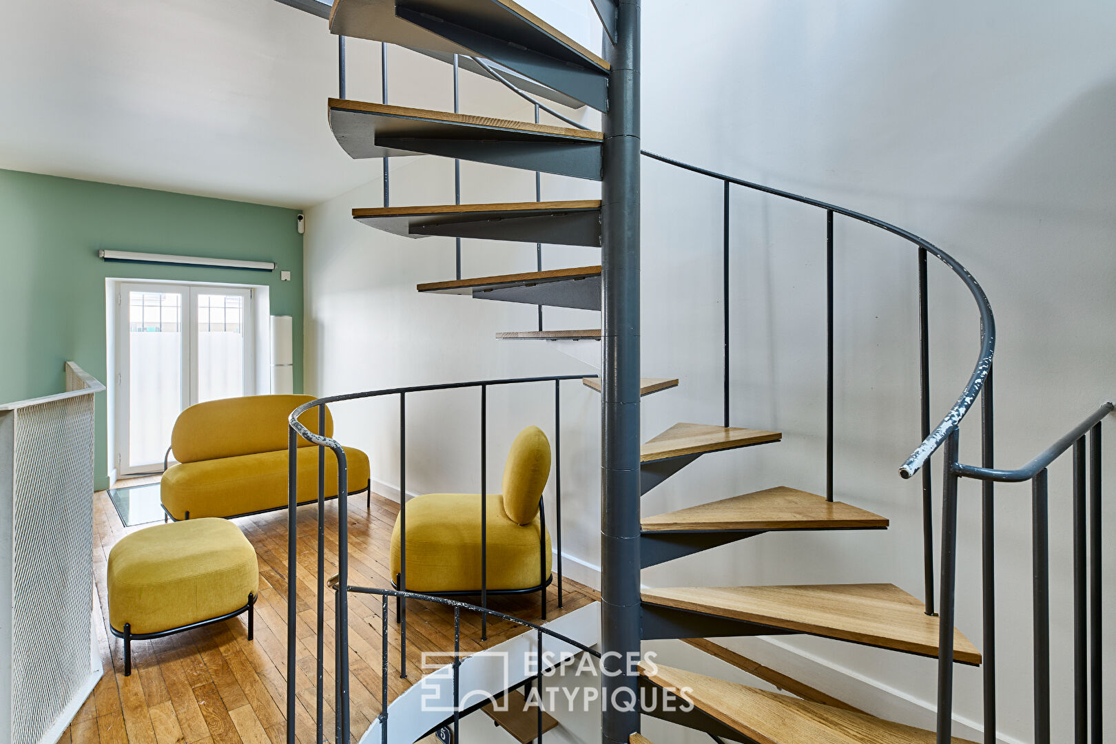 Maison rénovée par architecte avec terrasse proche Halle Pajol