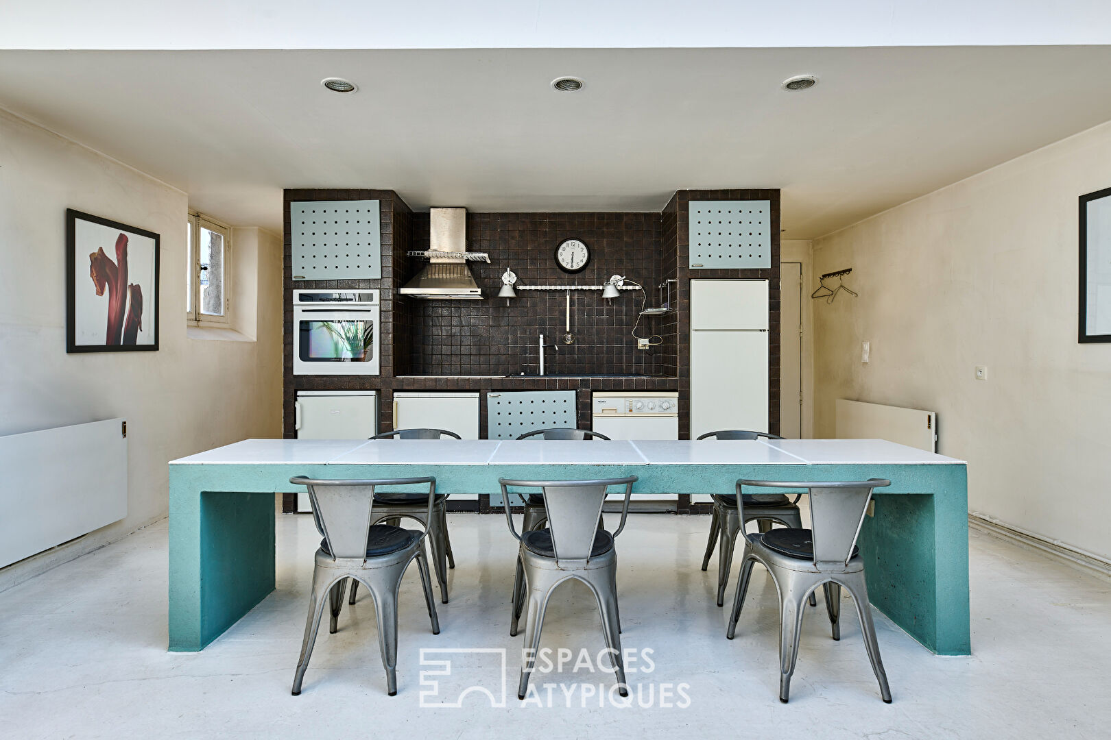 Top-floor loft-style duplex with skylights – Montorgueil district
