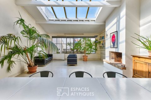Top-floor loft-style duplex with skylights – Montorgueil district