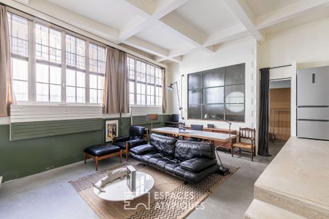 Industrial loft revisited in an Art Deco setting –  Square Carpeaux