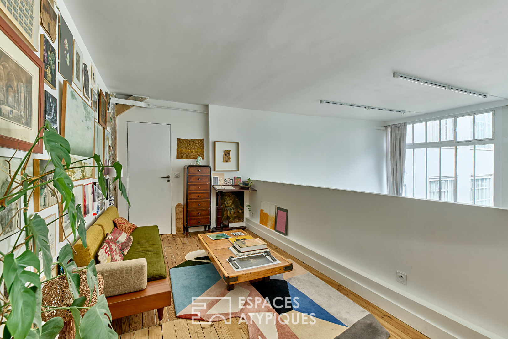 A true artist’s studio bathed in light near Place de Mexico