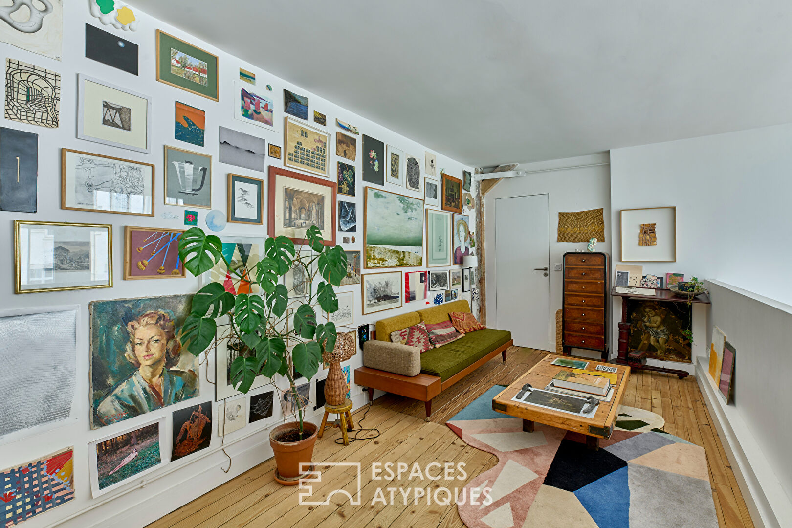A true artist’s studio bathed in light near Place de Mexico