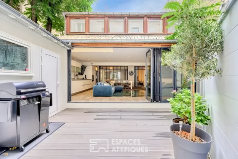 Contemporary family loft on private courtyard very near Triangle d’Or