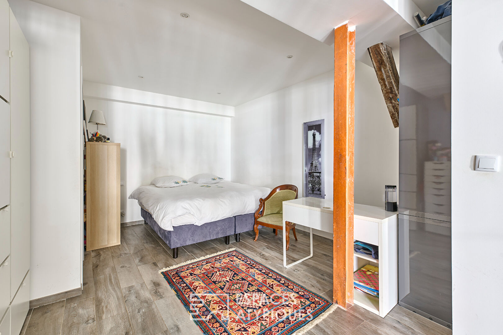 Contemporary family loft on private courtyard very near Triangle d’Or