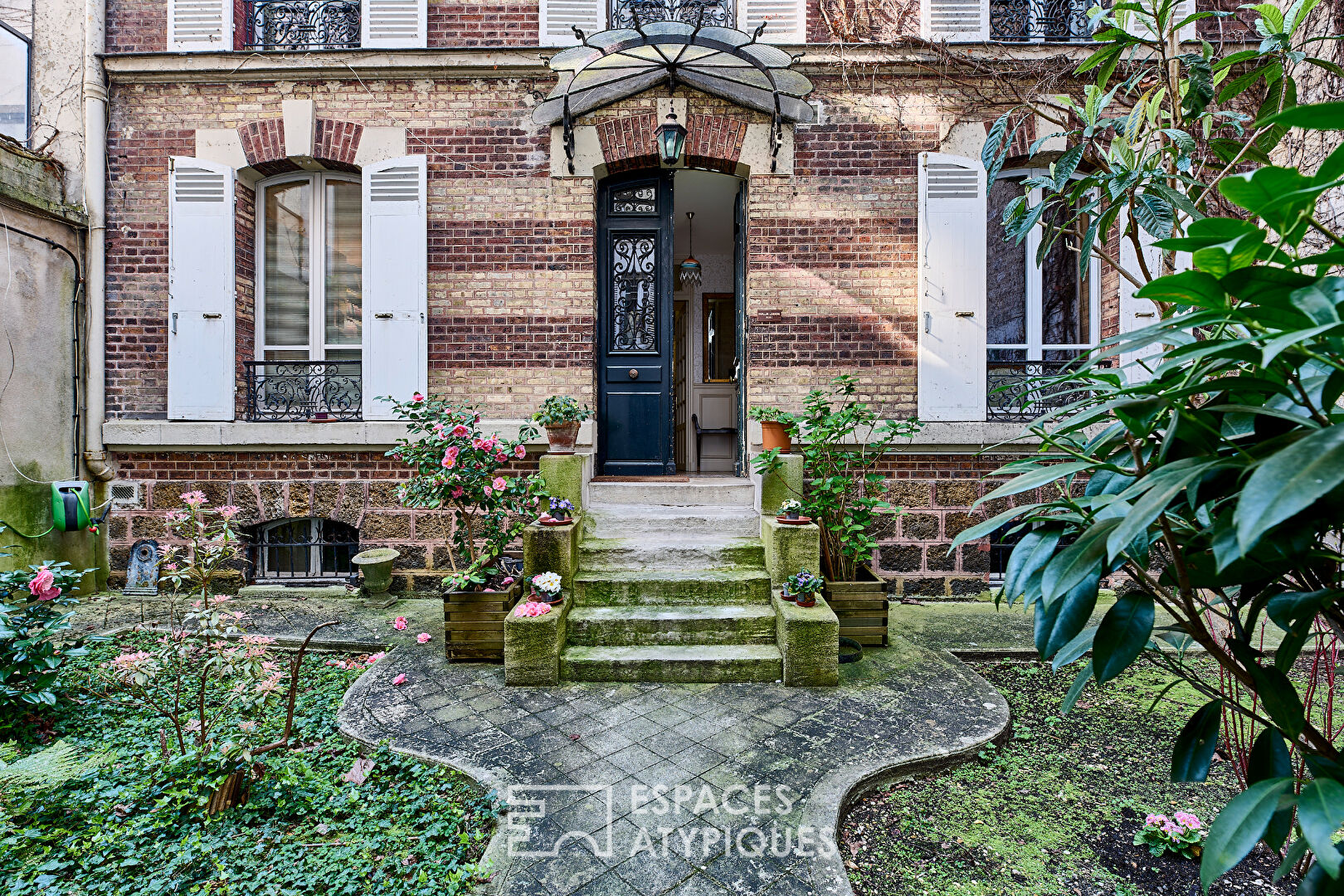 Bourgeois townhouse with garden and artist’s studio to make your own ? Epinettes district