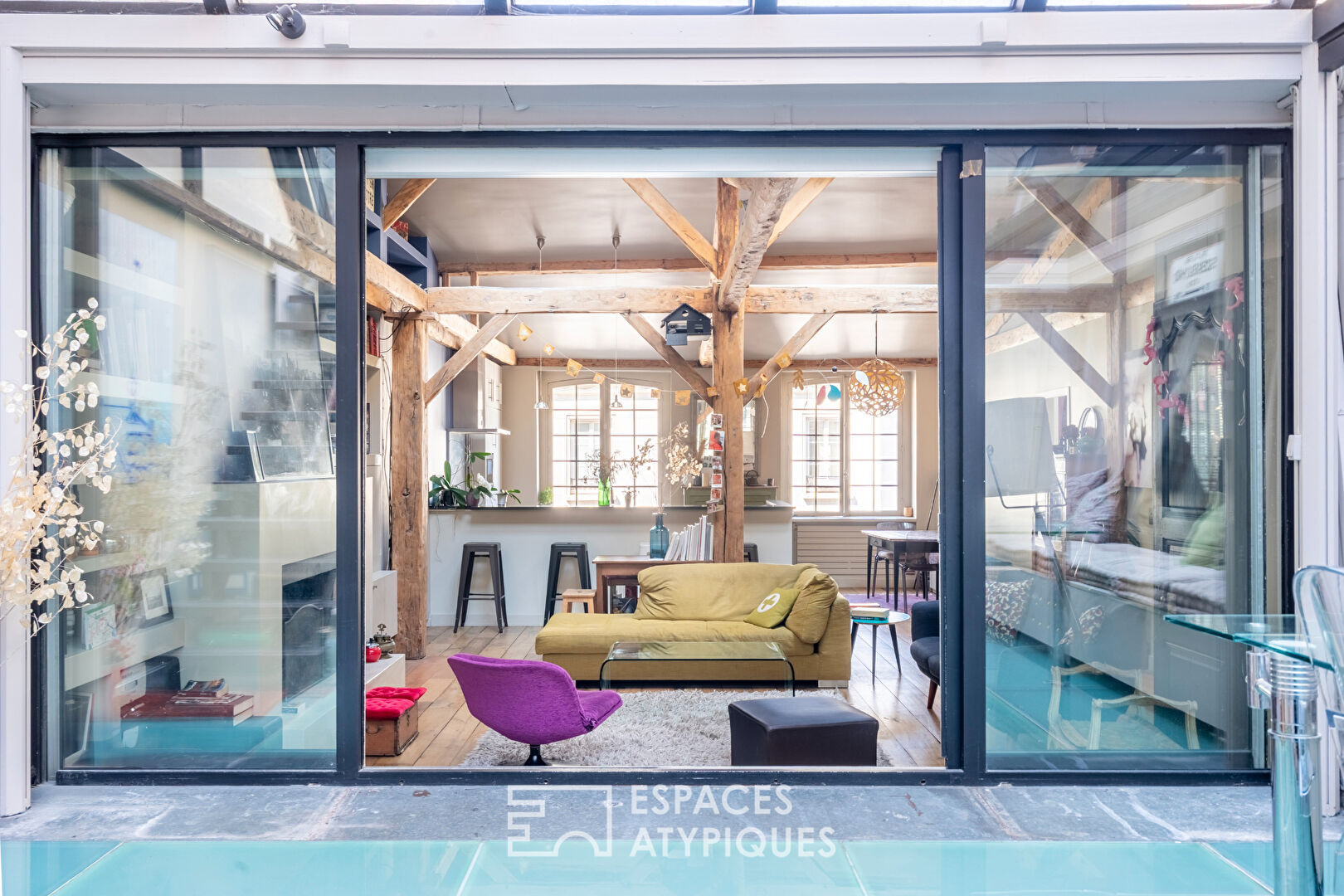 Top floor of a private mansion with rooftop very near Parc Monceau