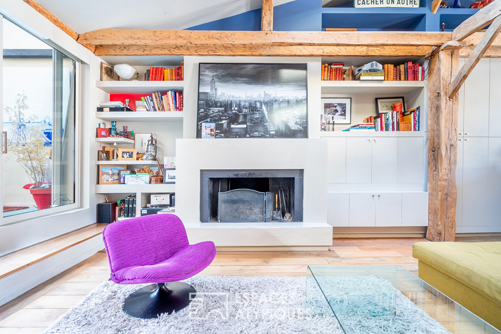Top floor of a private mansion with rooftop very near Parc Monceau