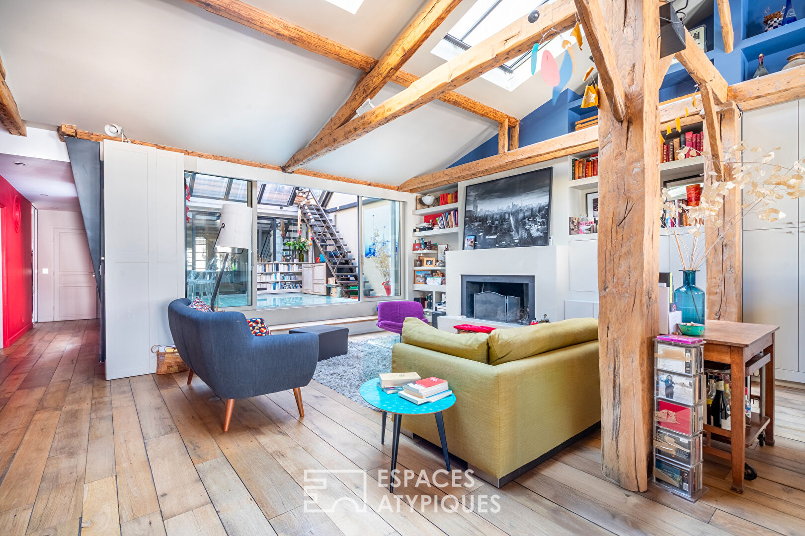 Top floor of a private mansion with rooftop very near Parc Monceau