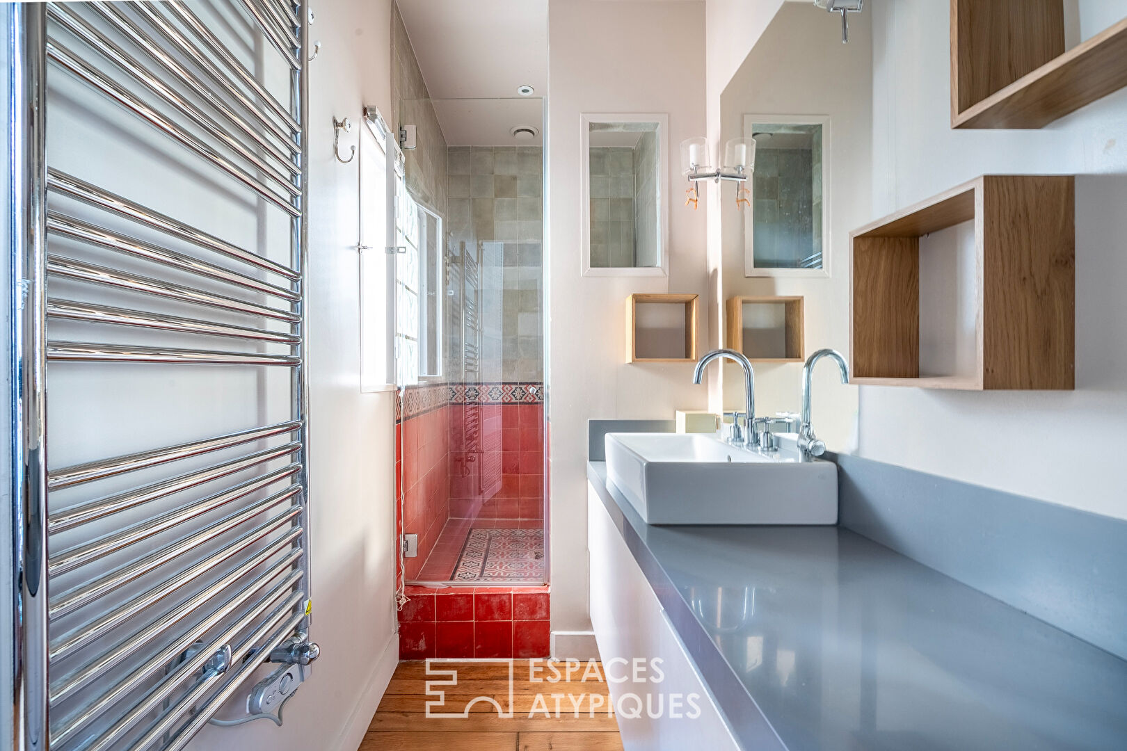 Top floor of a private mansion with rooftop very near Parc Monceau