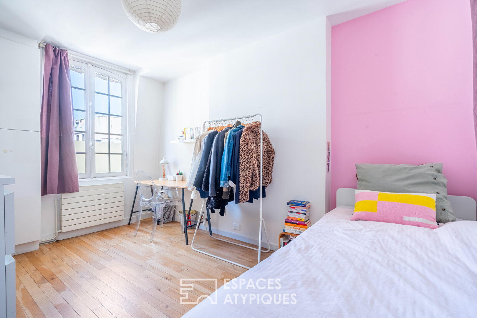 Top floor of a private mansion with rooftop very near Parc Monceau