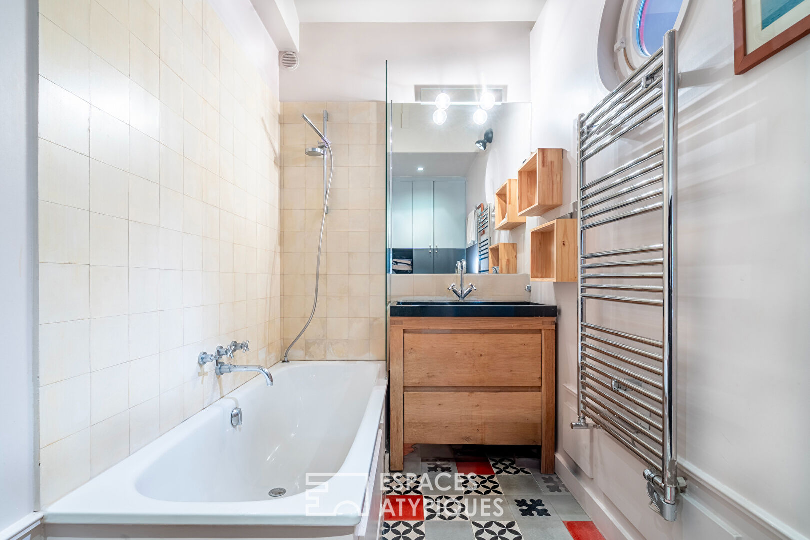 Top floor of a private mansion with rooftop very near Parc Monceau