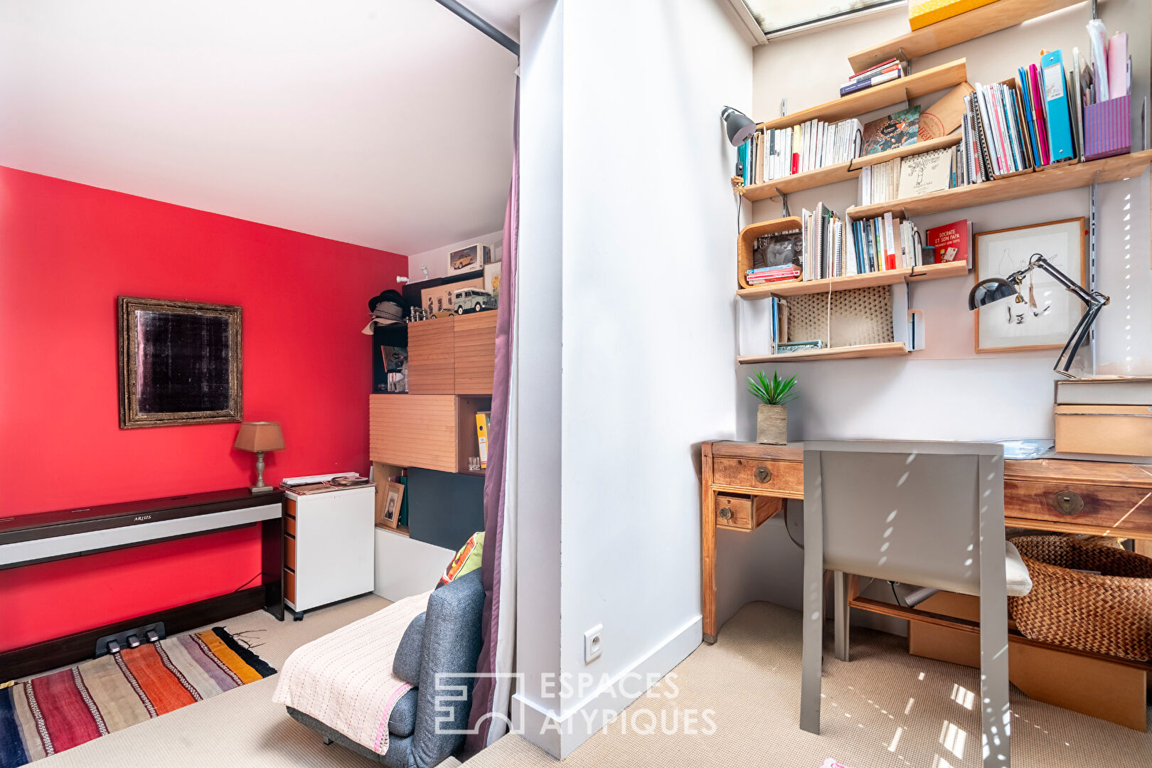 Top floor of a private mansion with rooftop very near Parc Monceau
