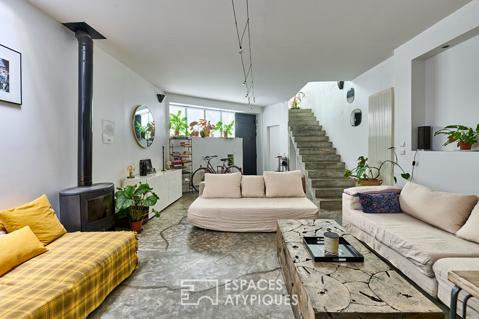 Loft d’architecte avec terrasse, esprit maison – Quartier Grandes Carrières