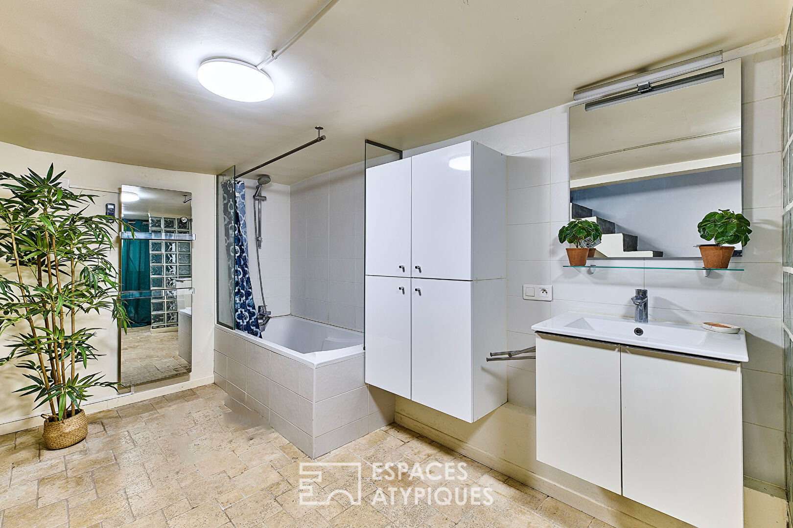 Loft d’architecte avec terrasse, esprit maison – Quartier Grandes Carrières
