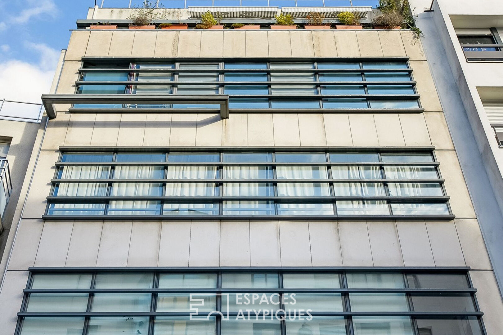 Immeuble en pleine propriété à usage mixte – Halle Pajol