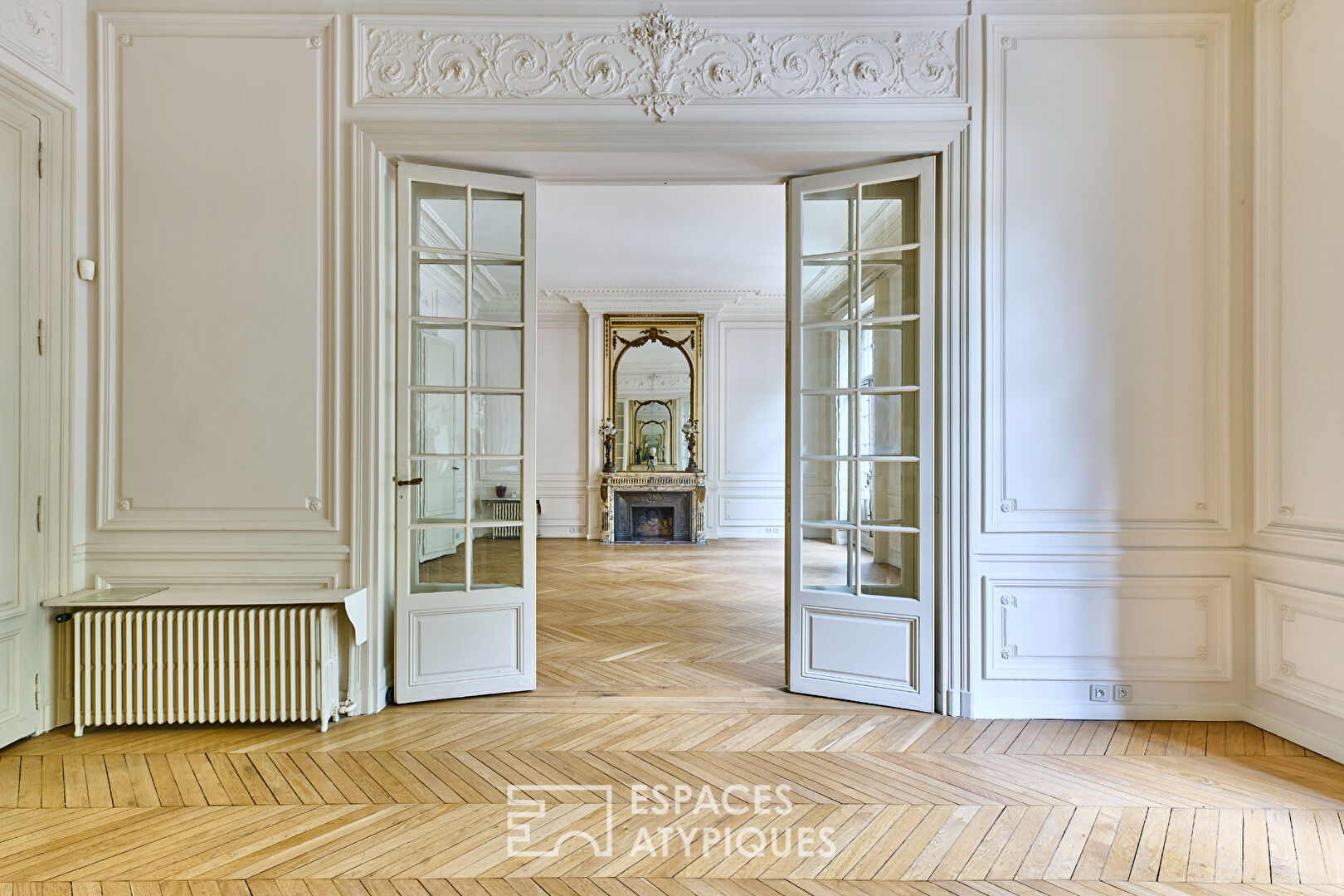 Reception or family apartment in the style of a private mansion in the Flandrin district – Henri Martin – Faisanderie