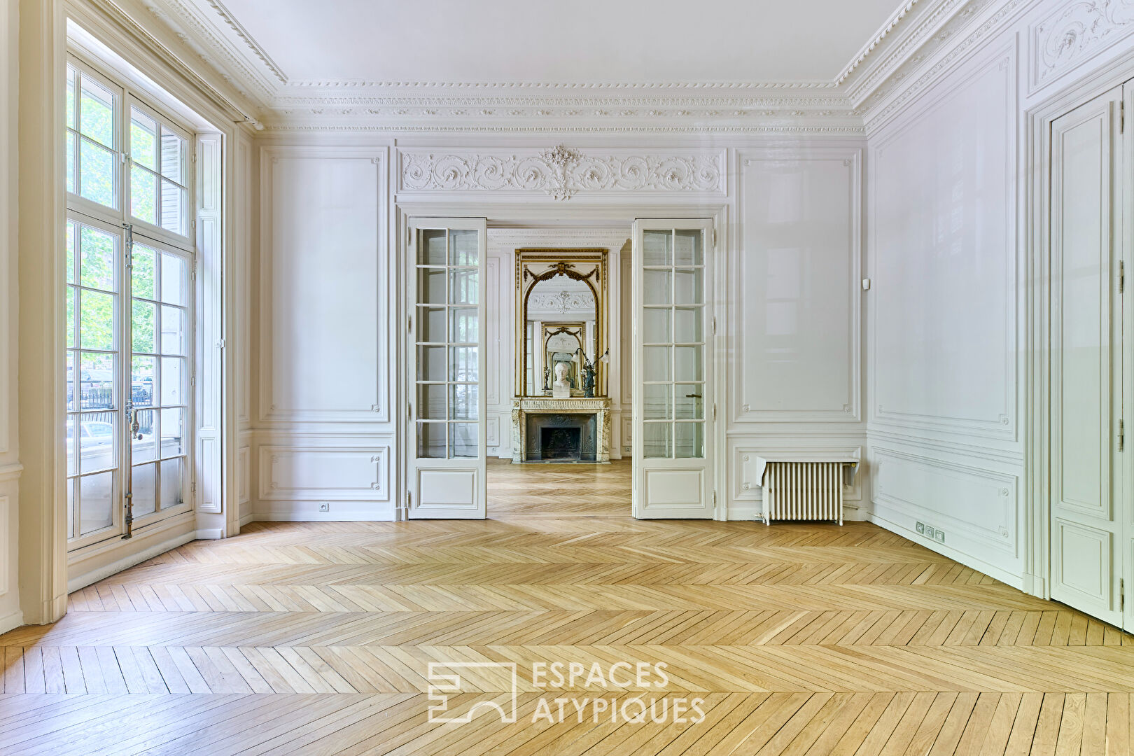 Reception or family apartment in the style of a private mansion in the Flandrin district – Henri Martin – Faisanderie