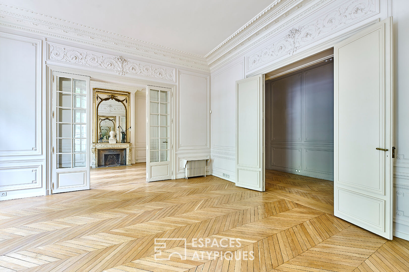 Reception or family apartment in the style of a private mansion in the Flandrin district – Henri Martin – Faisanderie