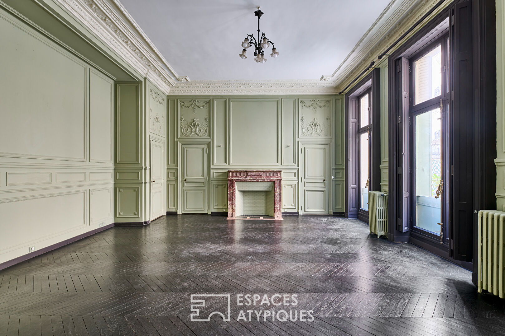 Reception or family apartment in the style of a private mansion in the Flandrin district – Henri Martin – Faisanderie