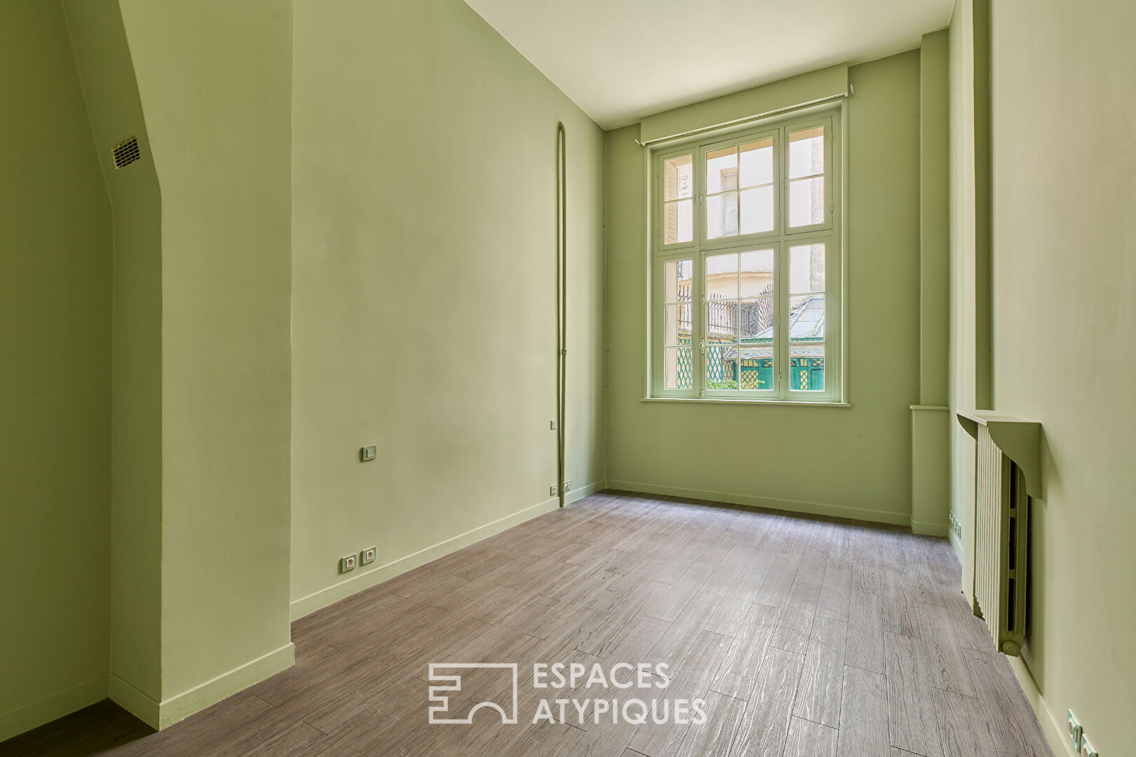 Reception or family apartment in the style of a private mansion in the Flandrin district – Henri Martin – Faisanderie