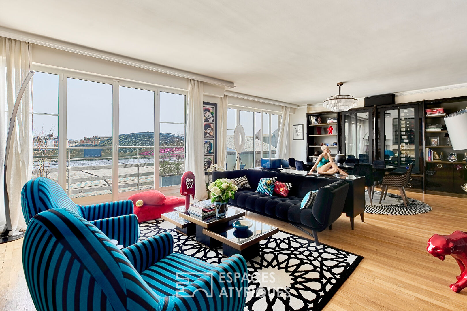 Prestigious penultimate floor with balconies and commanding views – Molitor district