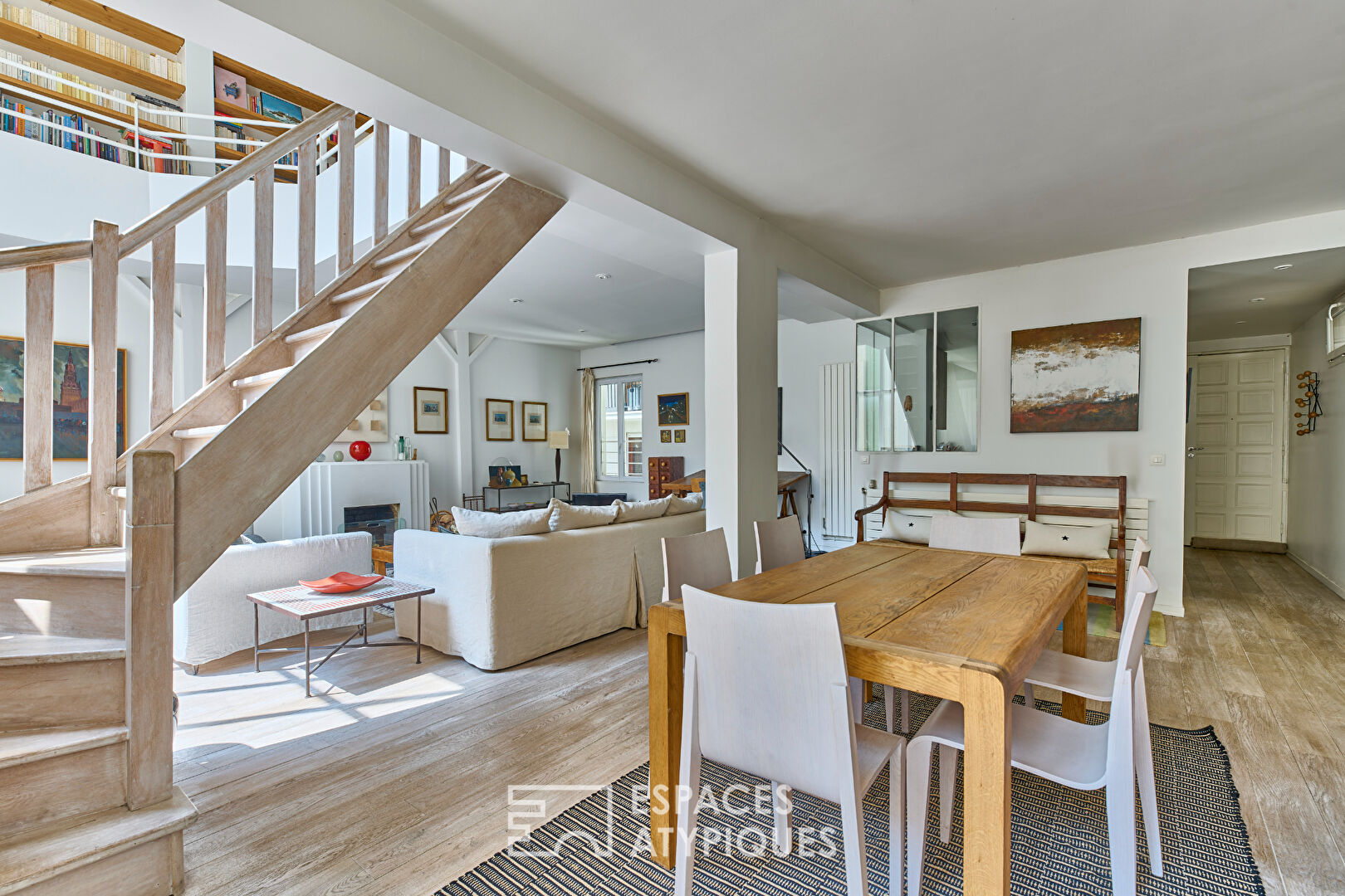 Ancien atelier d’artiste aménagé en duplex à Montmartre