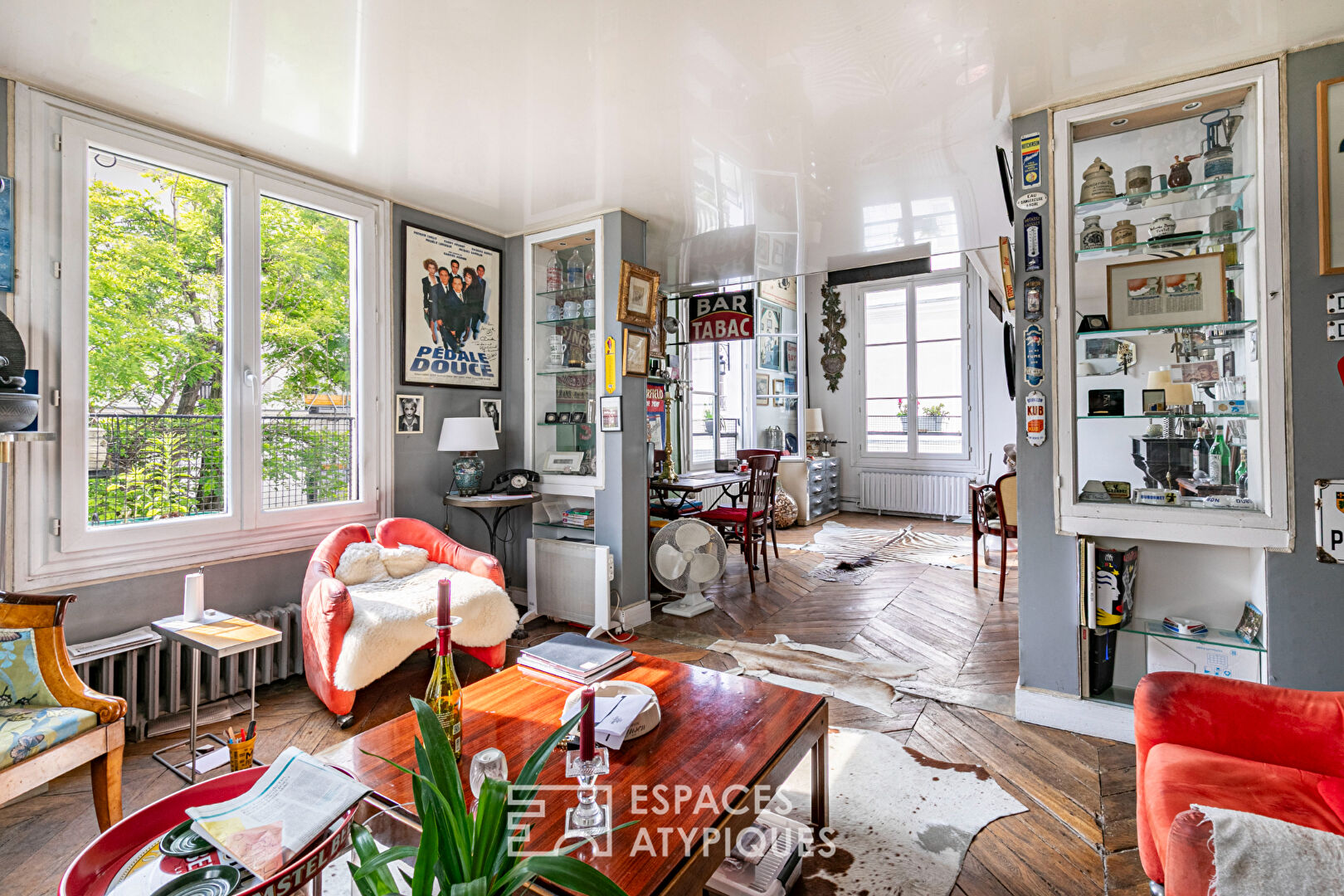 Characterful duplex in a quiet courtyard – Elysée Palace