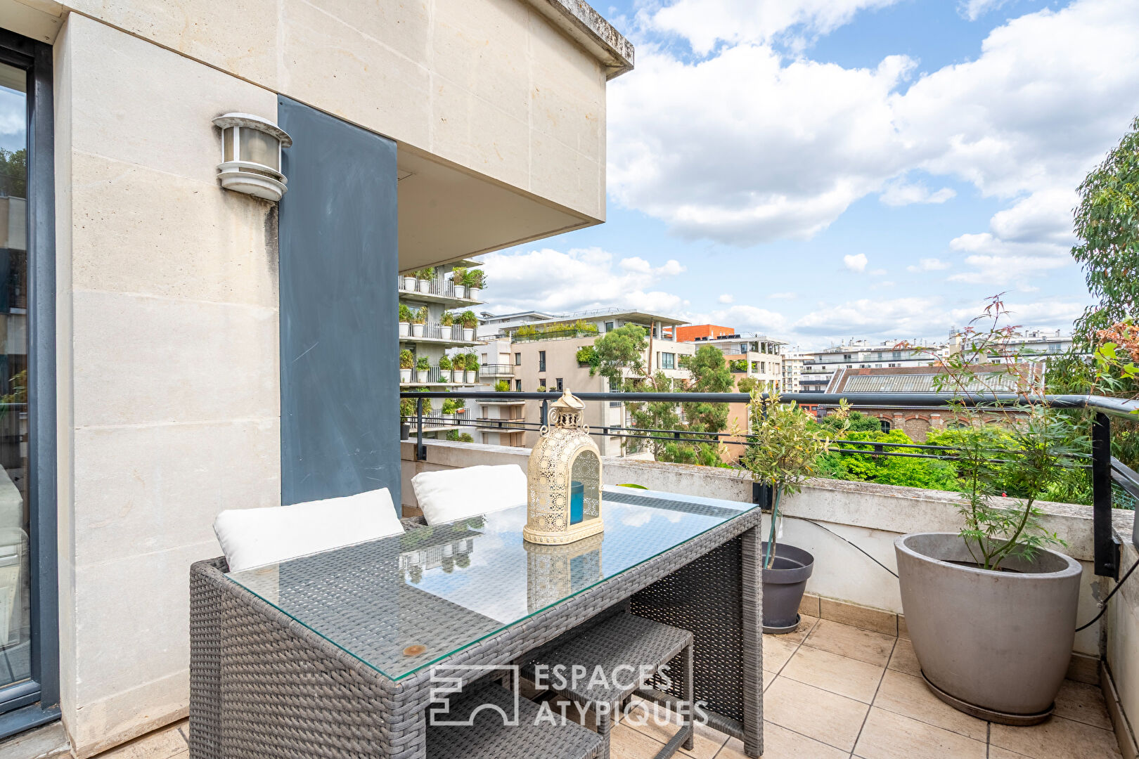 Appartement familial en étage élevé avec terrasse – Jardin Claire-Motte