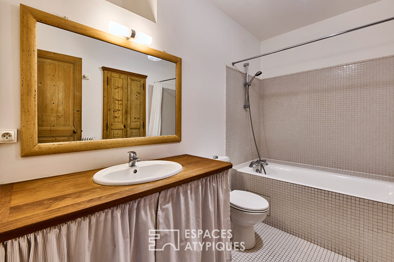 Duplex esprit maison avec studios et terrasse au coeur de Montorgueil