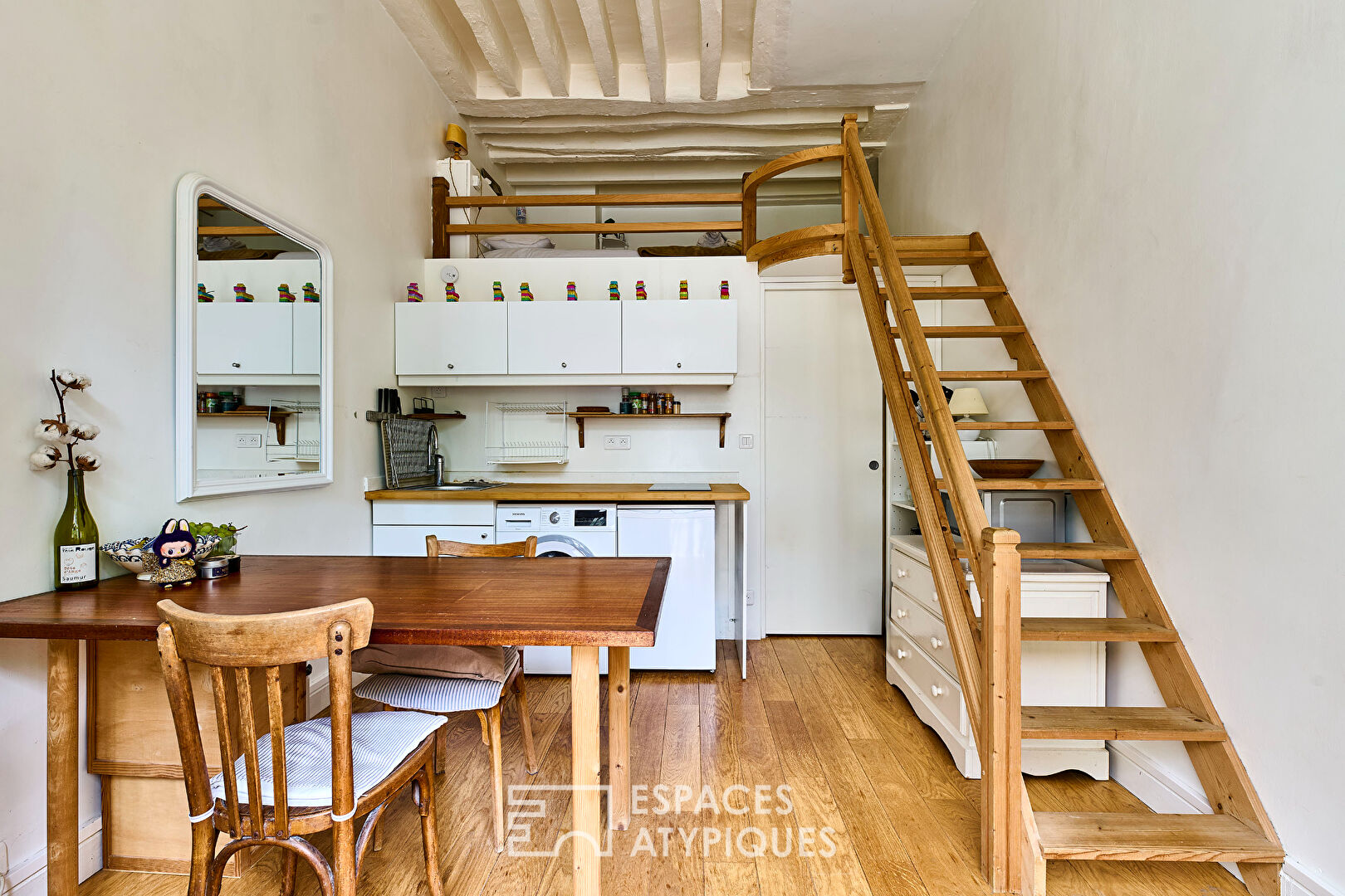Duplex esprit maison avec studios et terrasse au coeur de Montorgueil