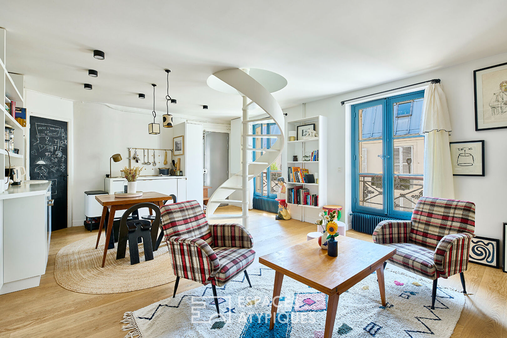 Top-floor duplex – Nouvelle-Athènes district