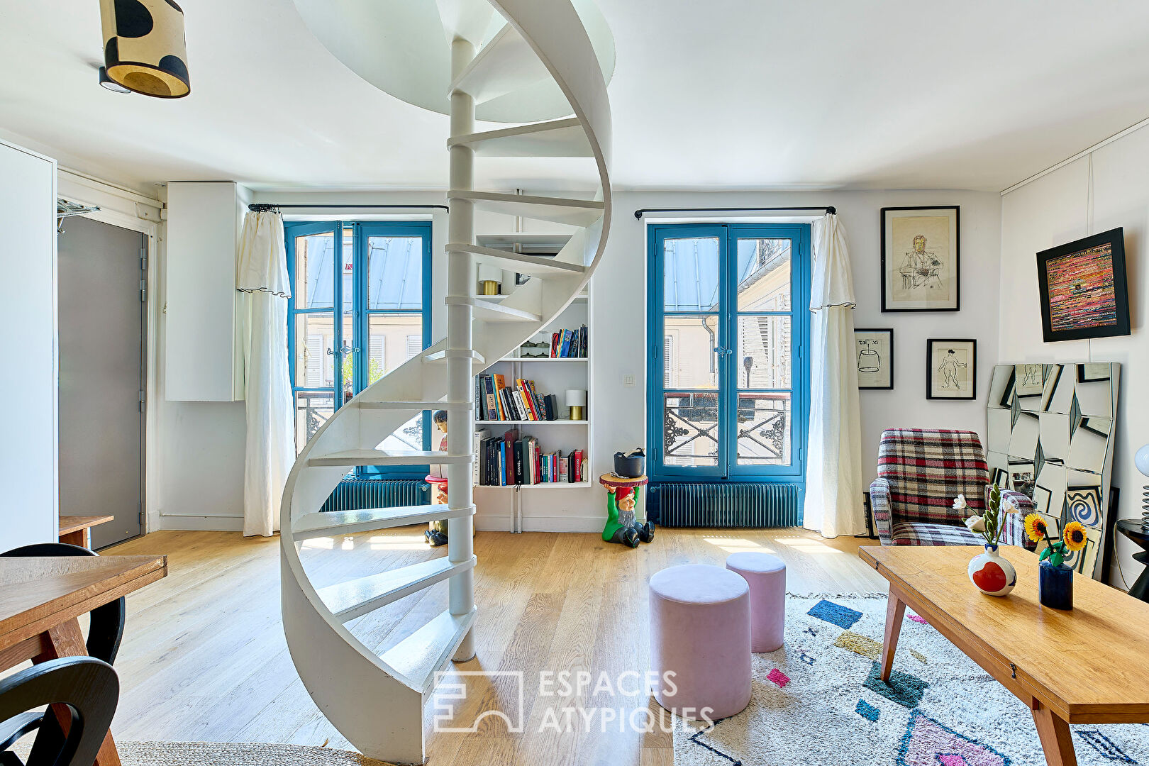 Top-floor duplex – Nouvelle-Athènes district