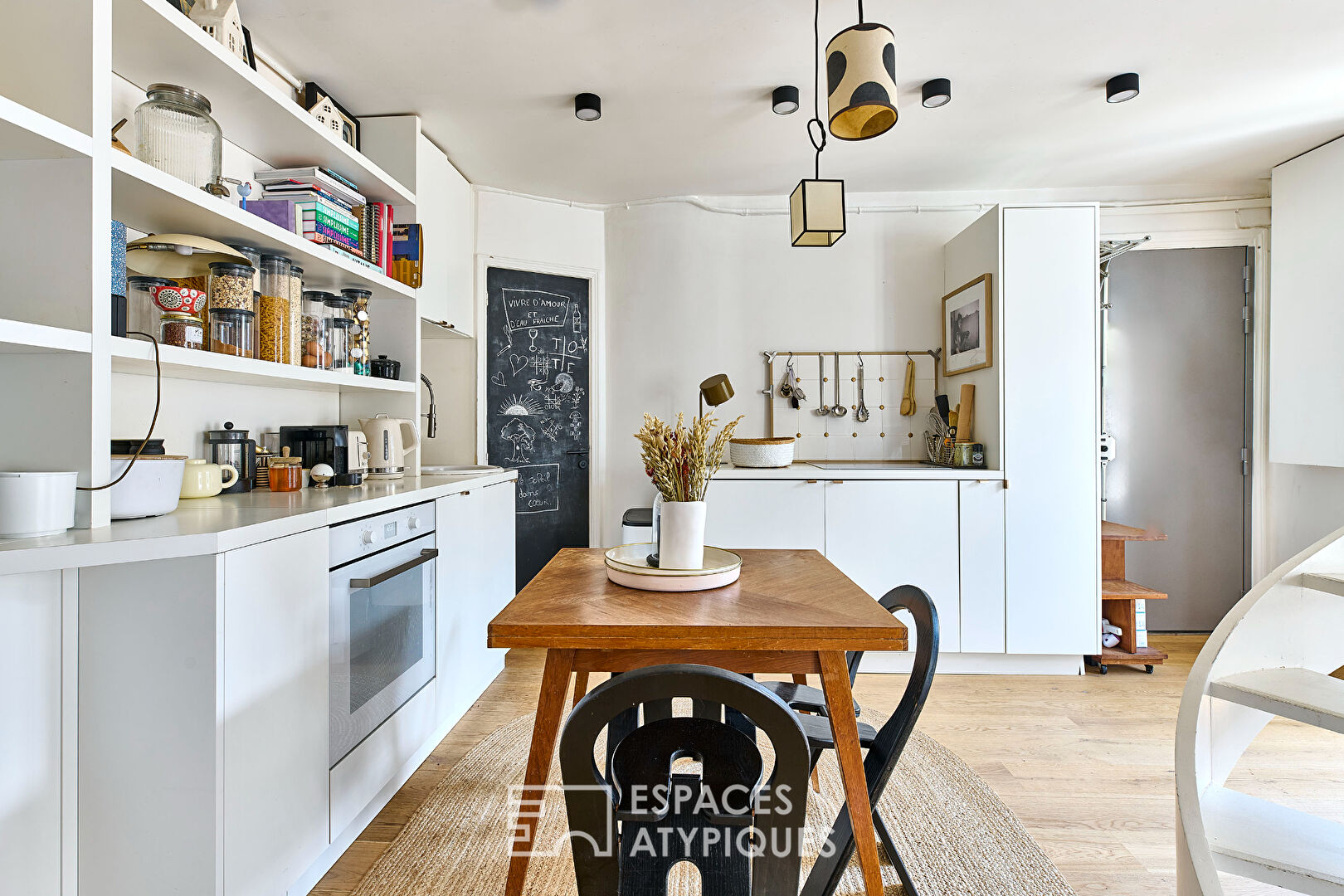 Top-floor duplex – Nouvelle-Athènes district
