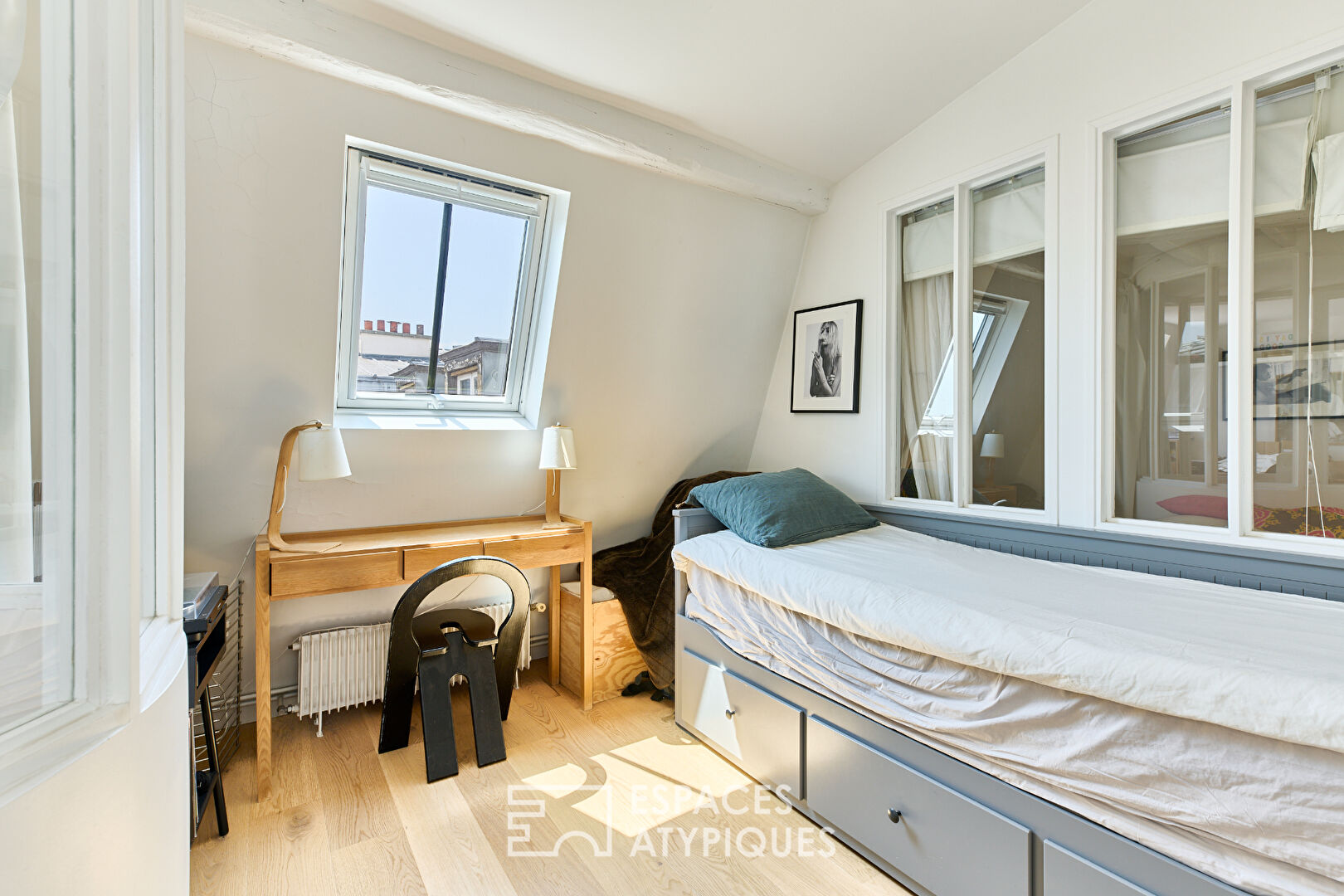 Top-floor duplex – Nouvelle-Athènes district