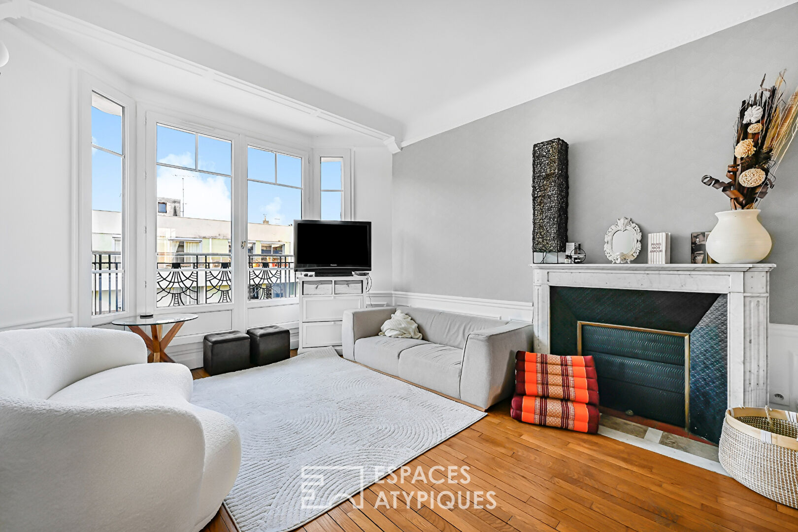 High floor with balcony-terrace in Auteuil Sud
