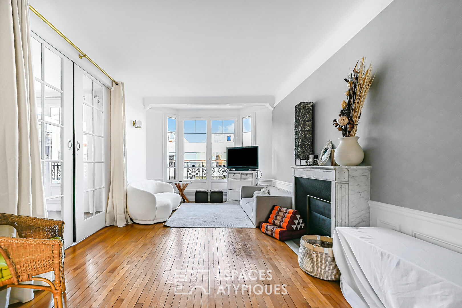 High floor with balcony-terrace in Auteuil Sud