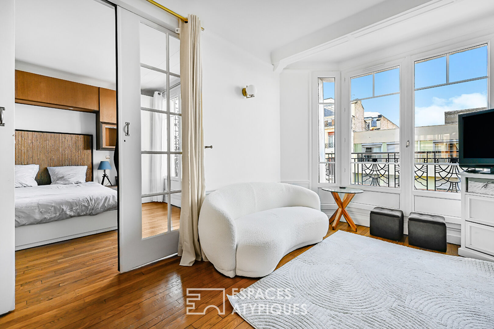High floor with balcony-terrace in Auteuil Sud