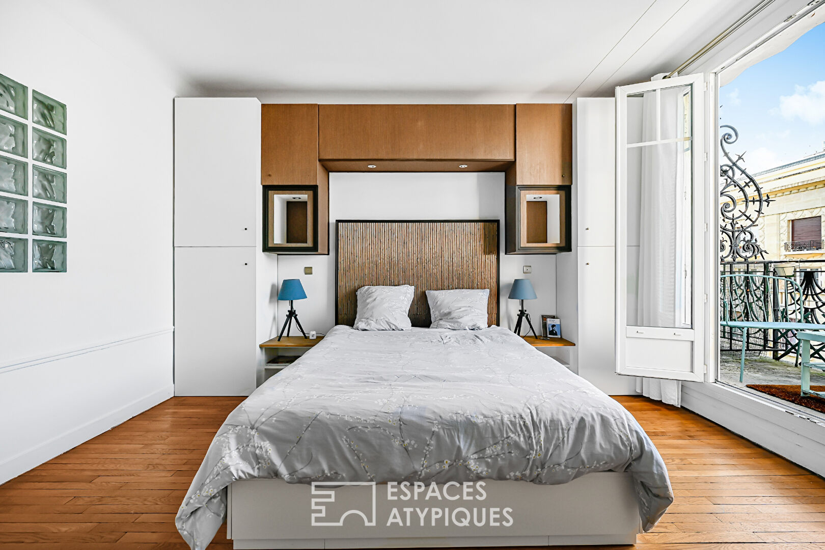 High floor with balcony-terrace in Auteuil Sud