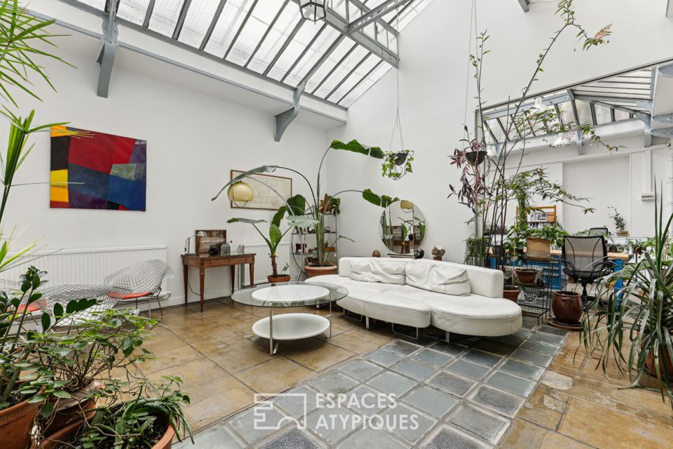 Loft d'habitation et local commercial avec verrière Eiffel proximité square d'Anvers