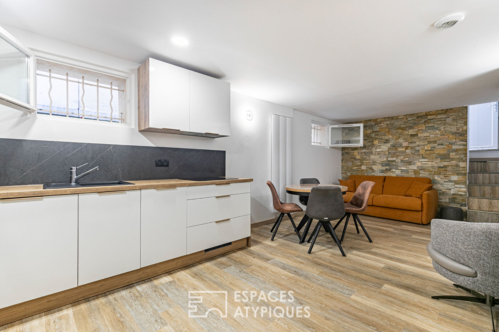 Townhouse in the heart of the block near Rue du Poteau