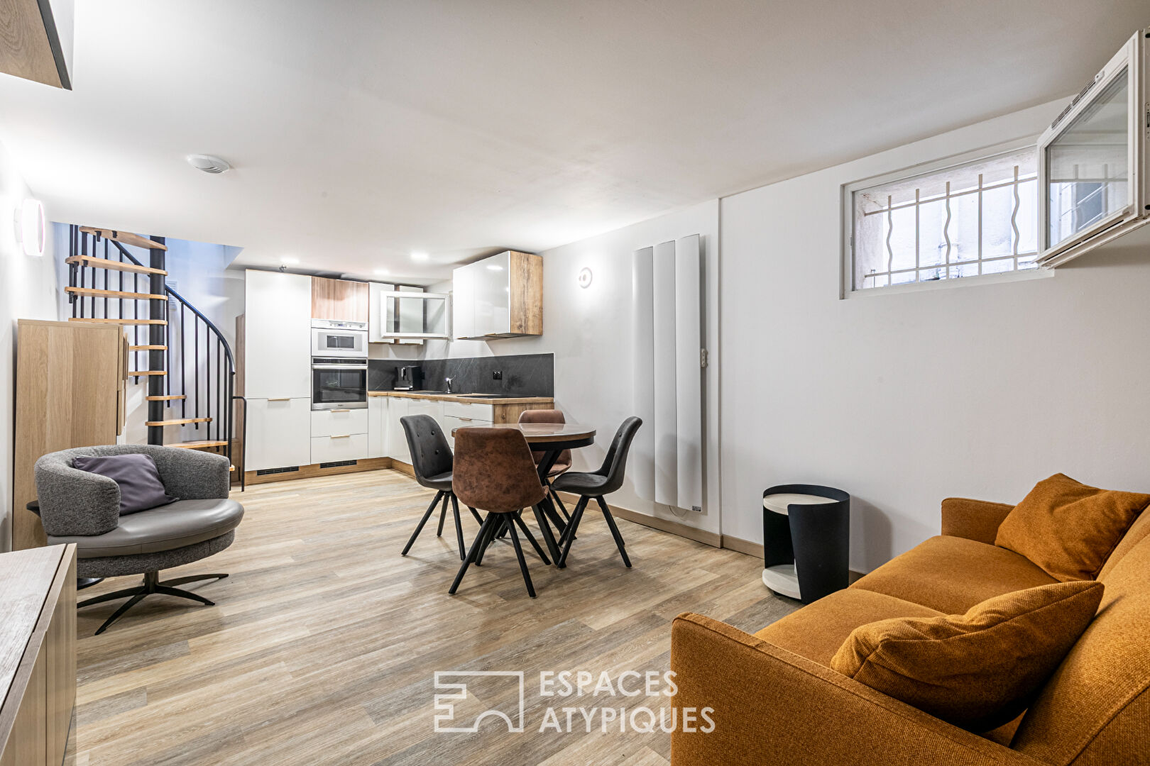 Townhouse in the heart of the block near Rue du Poteau