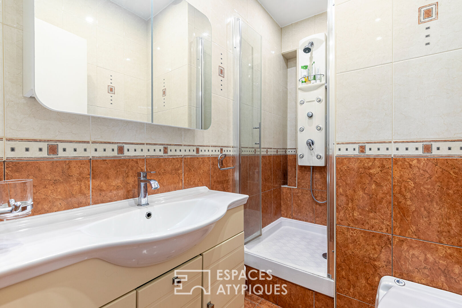 Townhouse in the heart of the block near Rue du Poteau