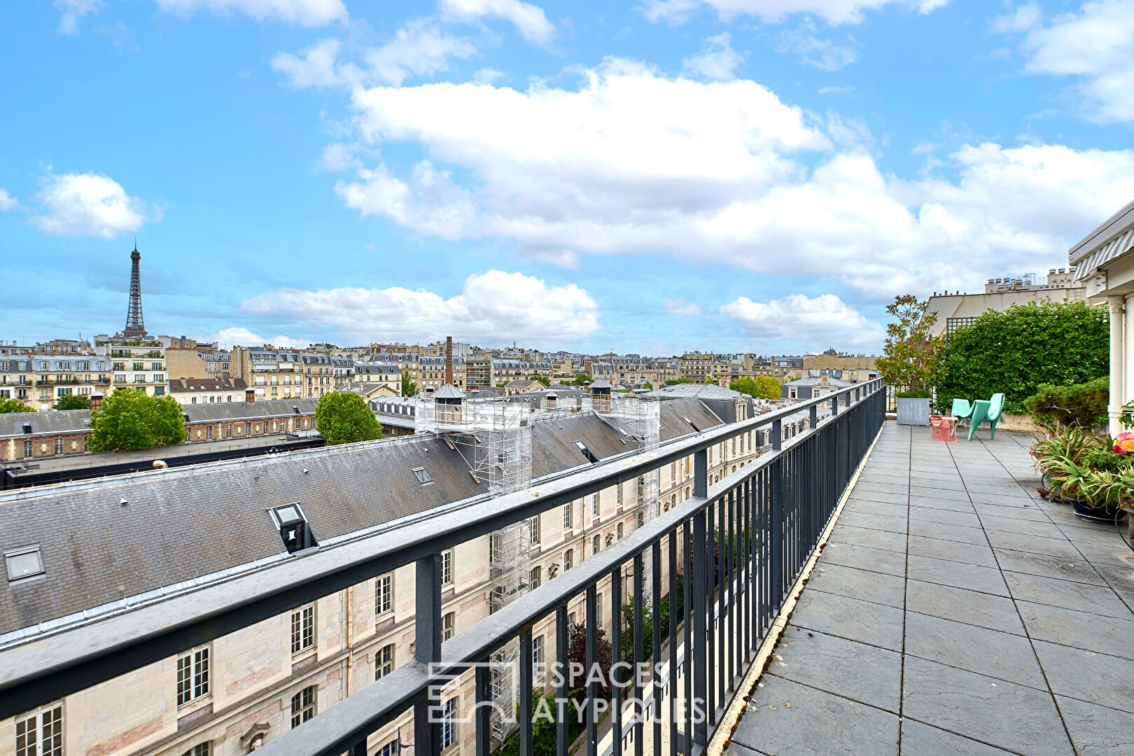 Dernier étage avec terrasse plein ciel et vue Tour Eiffel – Janson de Sailly