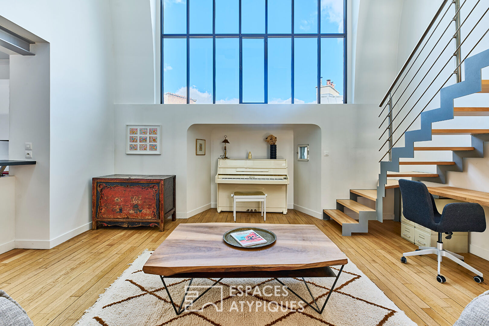 Artist’s loft on the top floor with painting storage room in SoPi