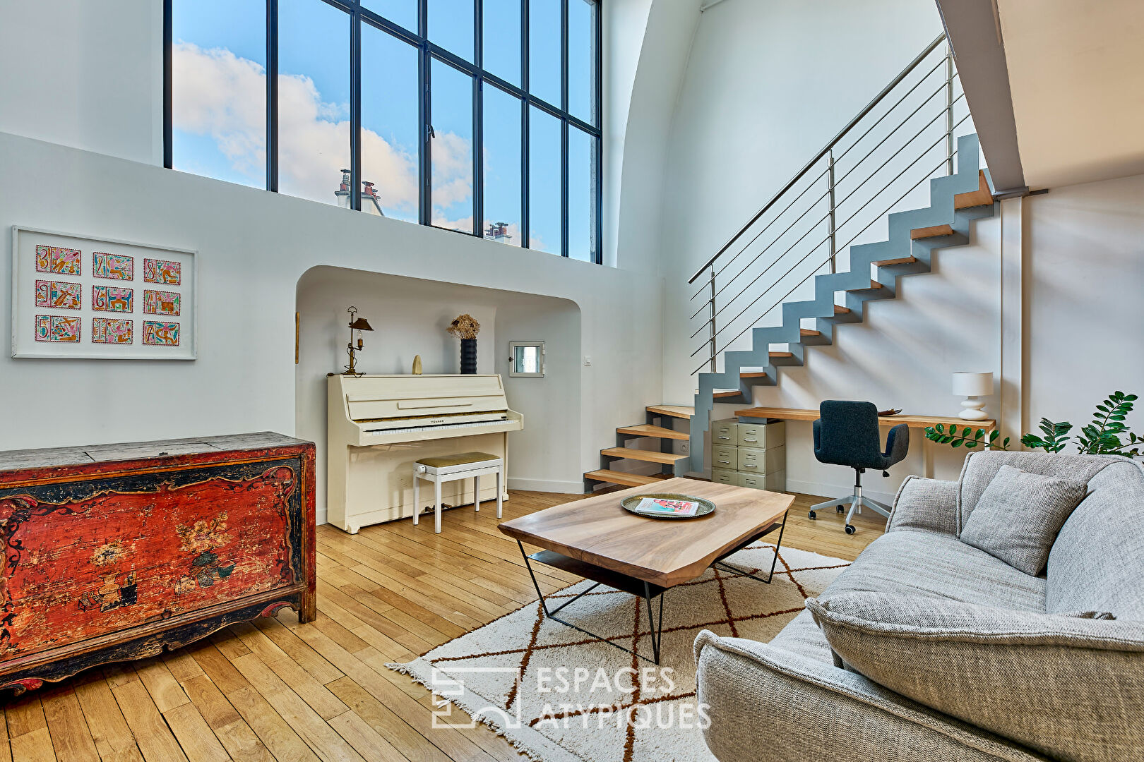 Artist’s loft on the top floor with painting storage room in SoPi