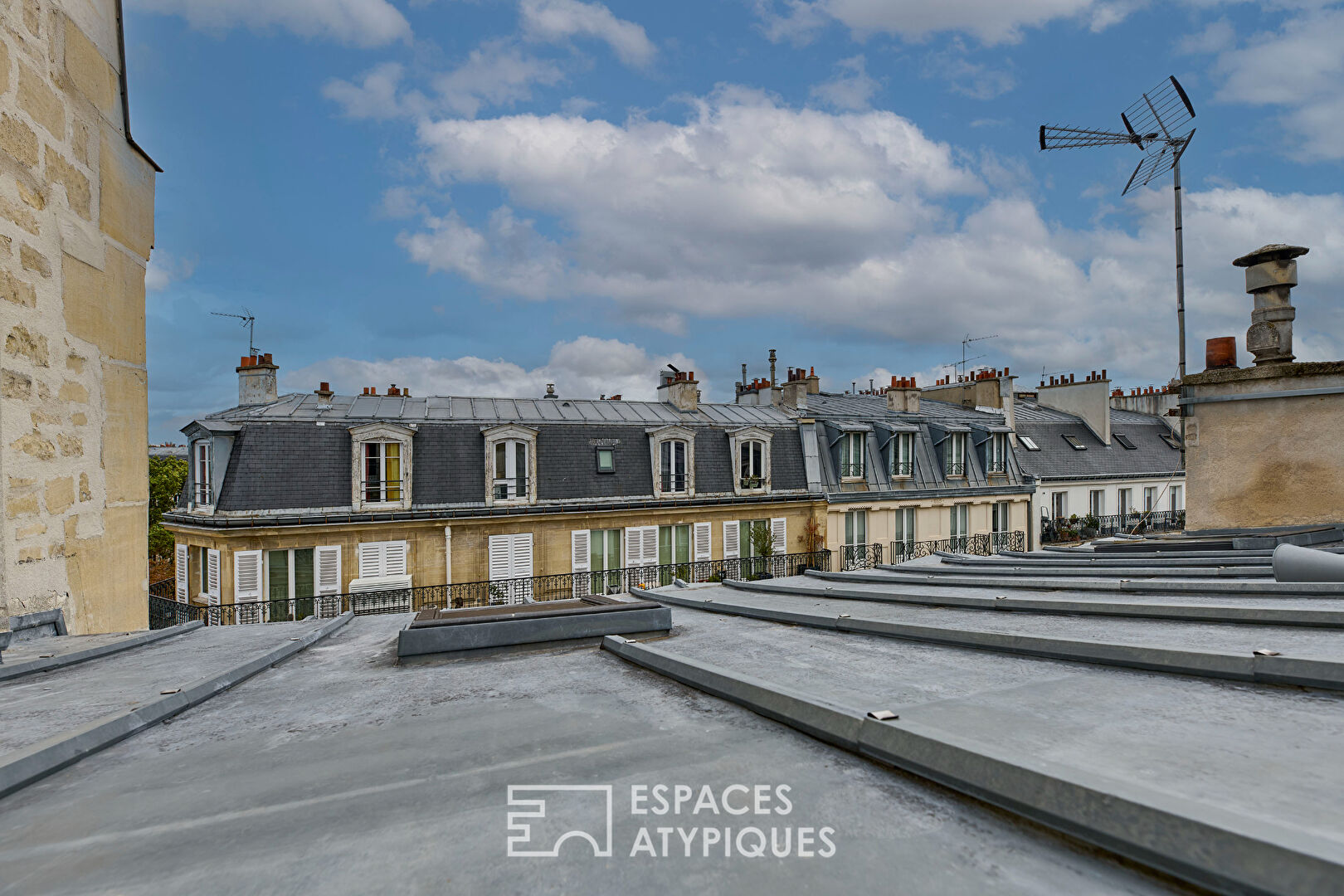 Appartement rénové par architecte en dernier étage aux Batignolles