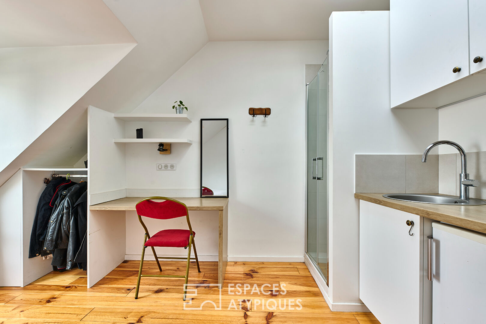 Studio sans vis-à-vis en dernier étage – Village Ramey